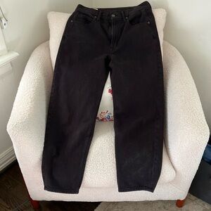 Gap barrel leg high rise jeans, black. Size 25 regular, hits at ankle